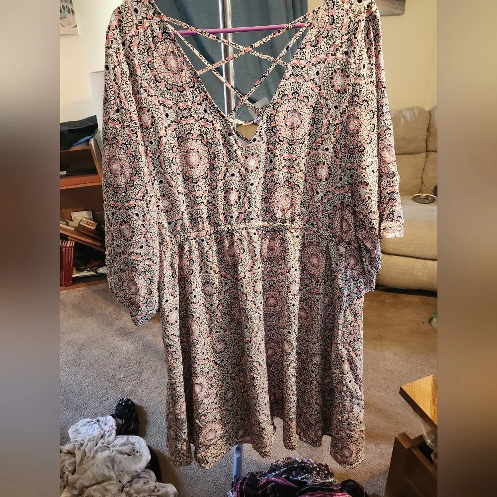 Dress - Picture 2 of 5